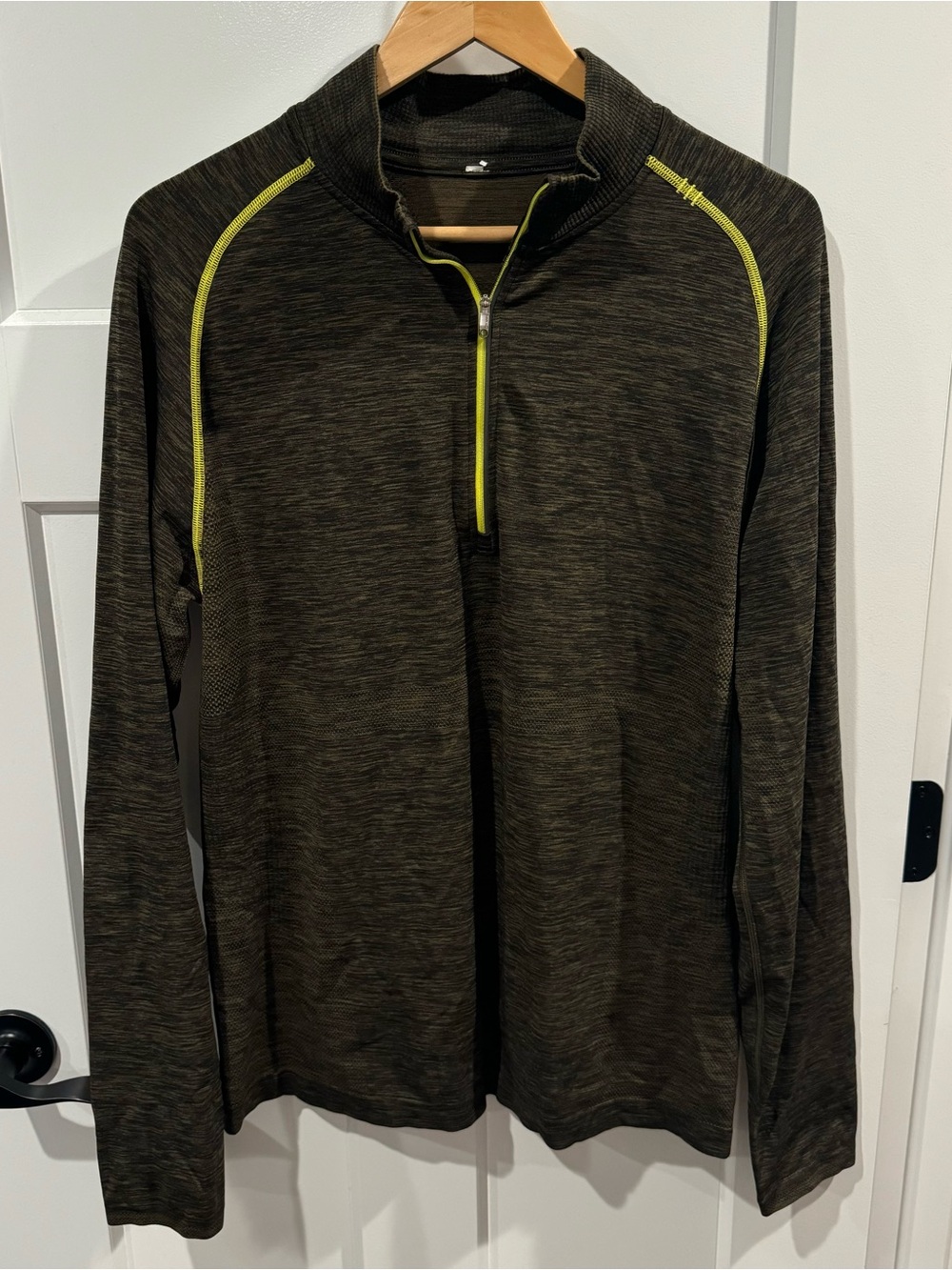 NEW Lululemon Metal Vent Tech 1/4 Zip Heather Olive Large